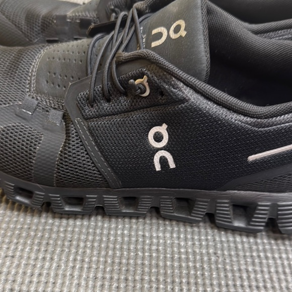 On Running womens  Black Athletic Shoes - Picture 3 of 4